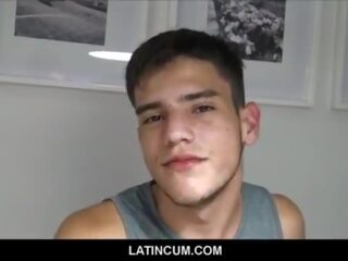 Rakt amatör ung latino chap paid kontanter för bög orgia