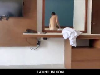 Latincum&period;com - lotynų viešbutis darbuotojas berniukas pakliuvom iki didelis gabalas latino octavio