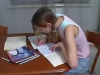 Крок брат допомога підліток сестра з homework